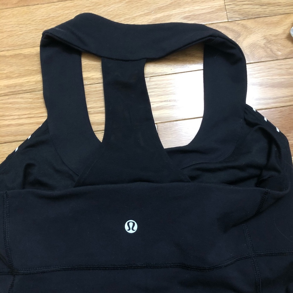Lululemon tank top with built in bra